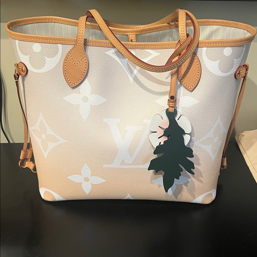 Louis Vuitton Monogram Giant By The Pool Neverfull MM Brume